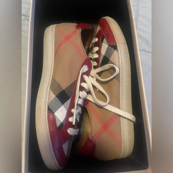 Burberry Sneakers size 37 - Picture 2 of 6